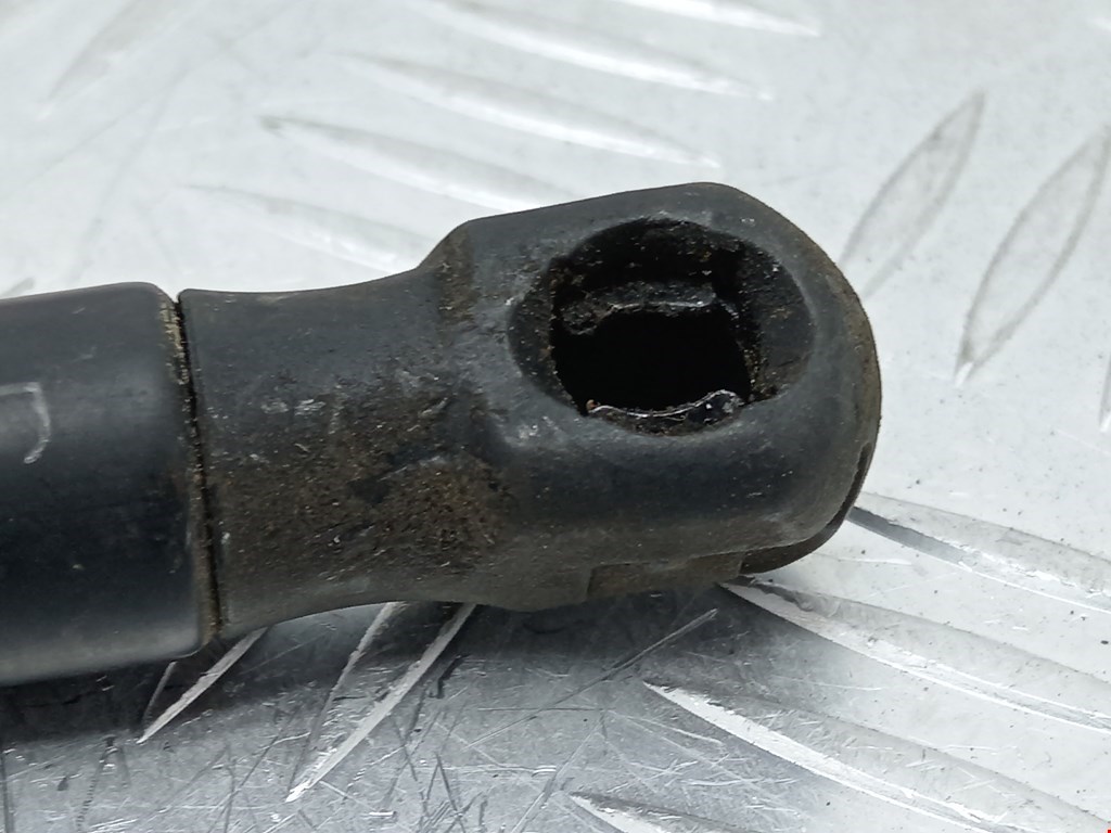 Амортизатор капота левый=правый VOLKSWAGEN Passat CC 2008-2017