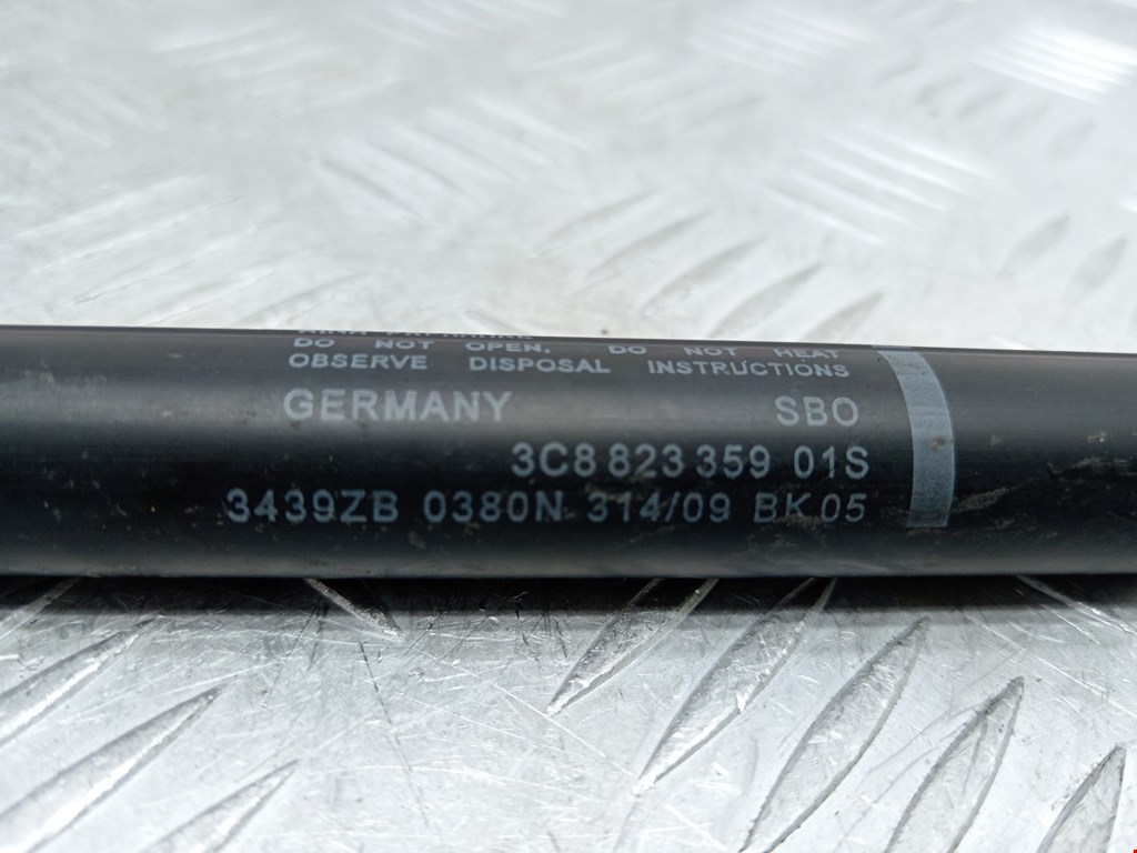 Амортизатор капота левый=правый VOLKSWAGEN Passat CC 2008-2017