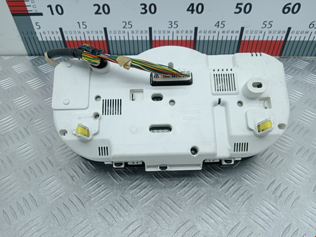 Панель приборов (щиток) TOYOTA RAV 4 XA30 2006-2012