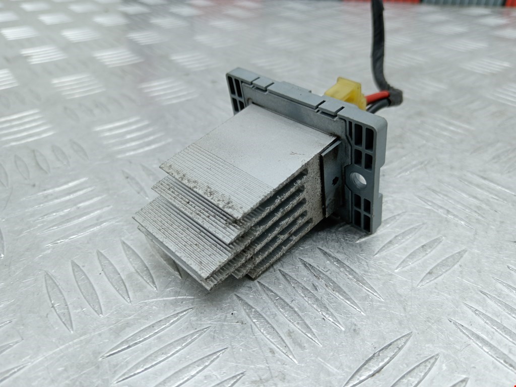 Резистор отопителя (сопротивление печки) HYUNDAI Terracan 2001-2006