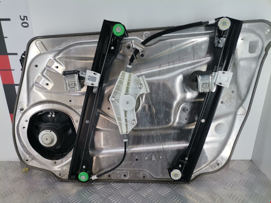 Стеклоподъемник передний левый MERCEDES-BENZ C-Class C-klasse W204 2007-2015