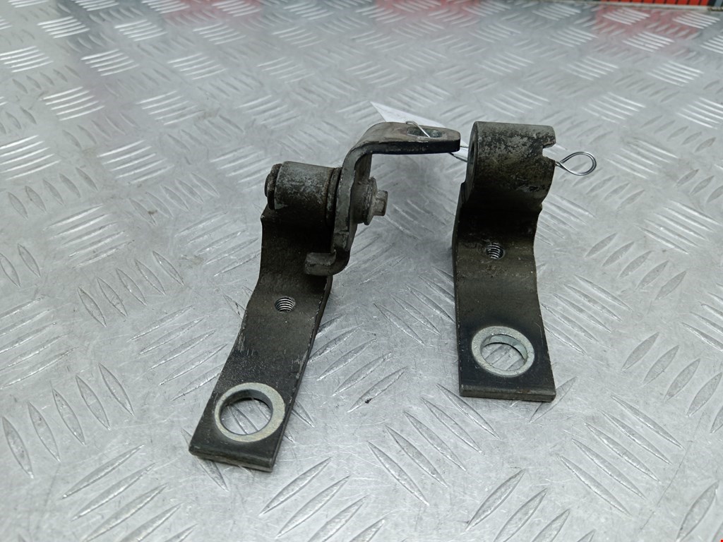 Петля двери передней правой Ford Galaxy 2 (2006-2015)