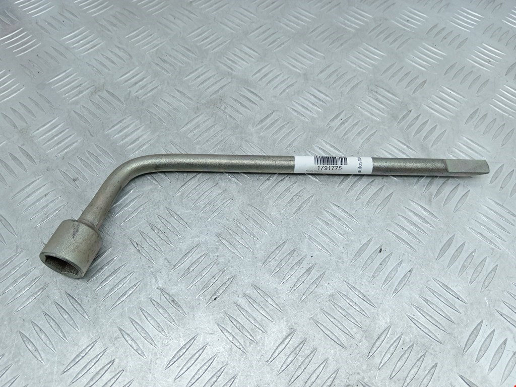 Ключ балонный TOYOTA RAV 4 XA30 2006-2012