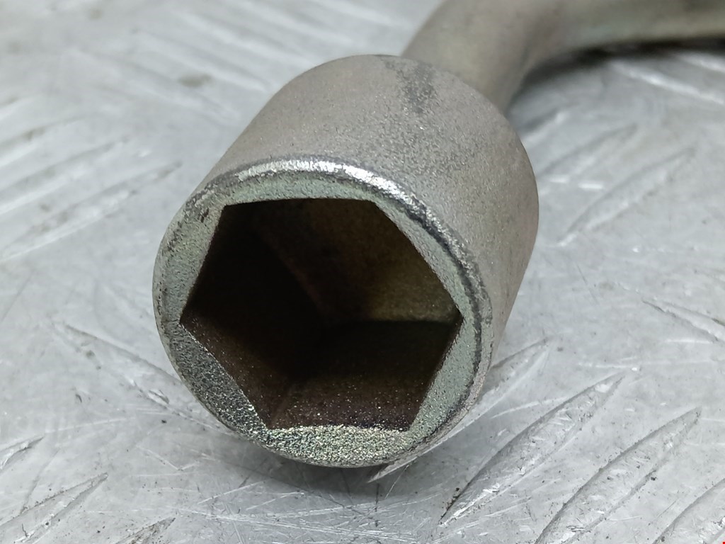 Ключ балонный TOYOTA RAV 4 XA30 2006-2012