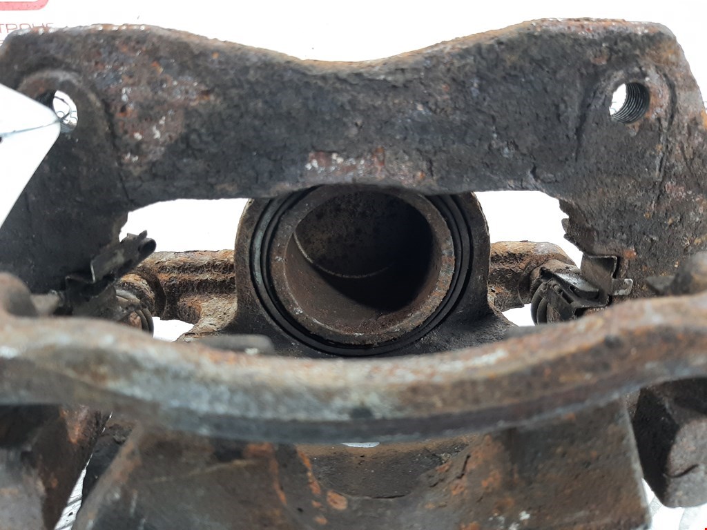 Суппорт передний левый TOYOTA RAV 4 XA30 2006-2012