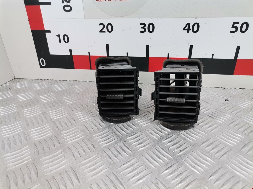 Дефлектор воздушный NISSAN X-Trail T30 2000-2007