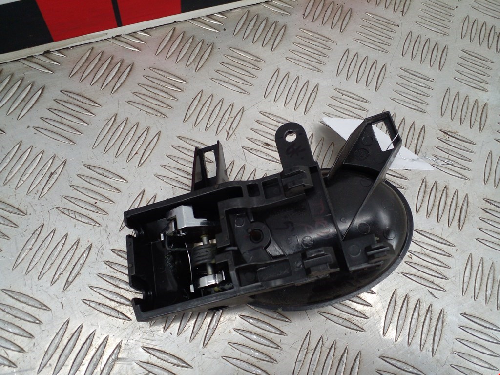 Ручка дверная задняя внутренняя левая NISSAN Juke 2010-2019