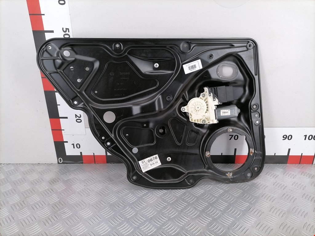 Стеклоподъемник задний левый VOLKSWAGEN Passat B6 2005-2011