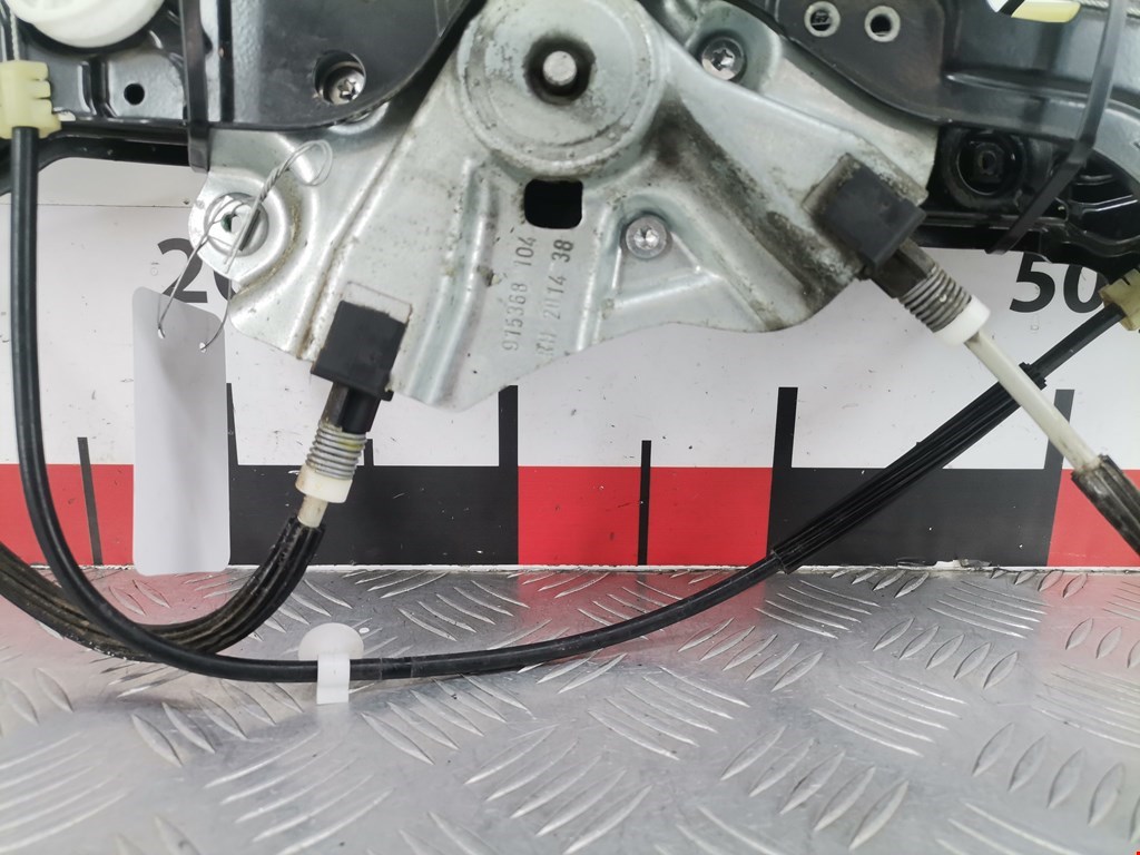 Стеклоподъемник передний правый OPEL Astra J 2009-2017