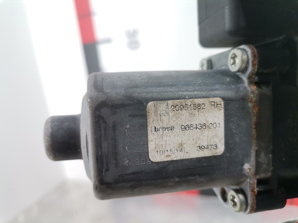 Стеклоподъемник передний правый OPEL Astra J 2009-2017