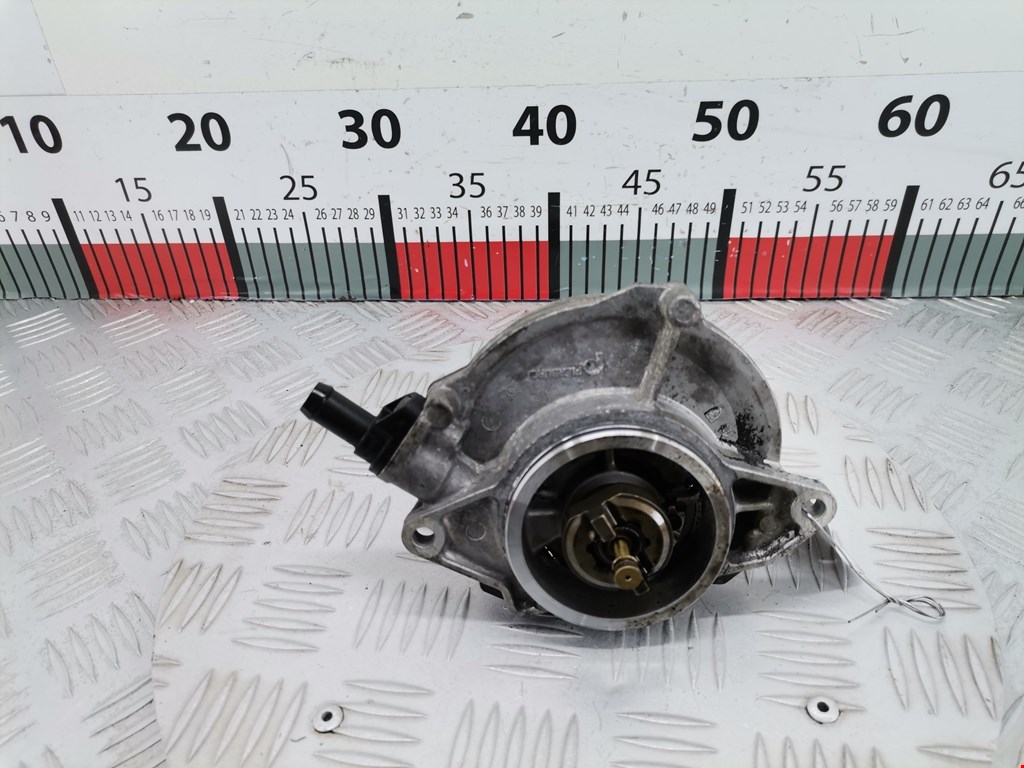 Насос вакуумный Volkswagen Touareg 1 (2002-2010)