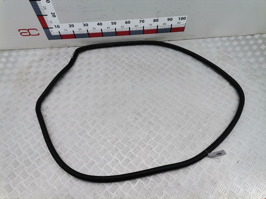 Уплотнитель двери VOLKSWAGEN Passat B5 1997-2005