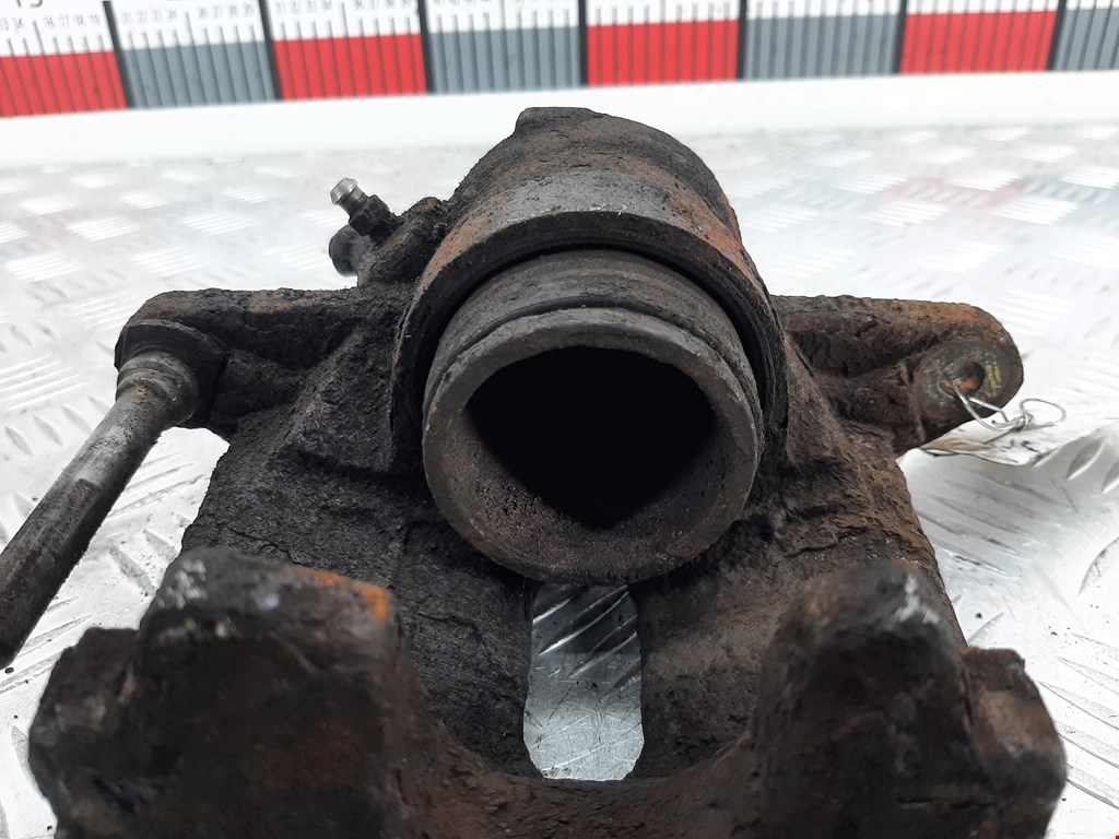 Суппорт передний левый CITROEN Xsara 1997-2000