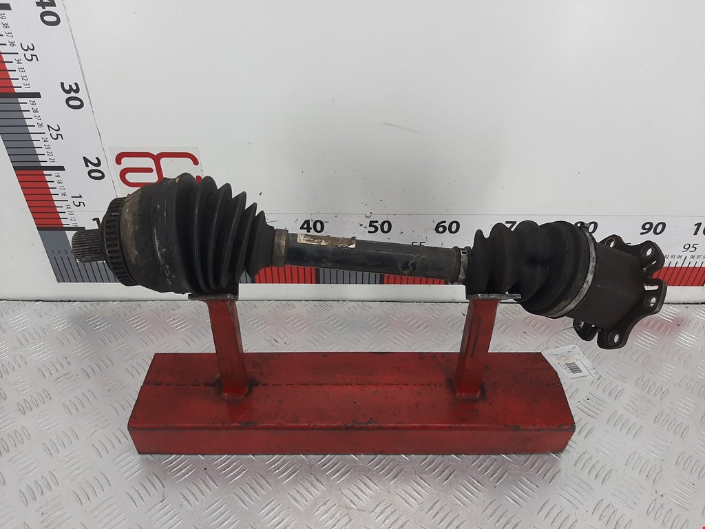 Полуось передняя правая (приводной вал шрус) Volkswagen Sharan 1 (1995-2010)