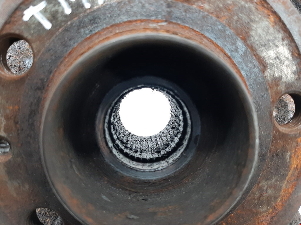 Ступица передняя левая VOLKSWAGEN Polo IV 2001-2009