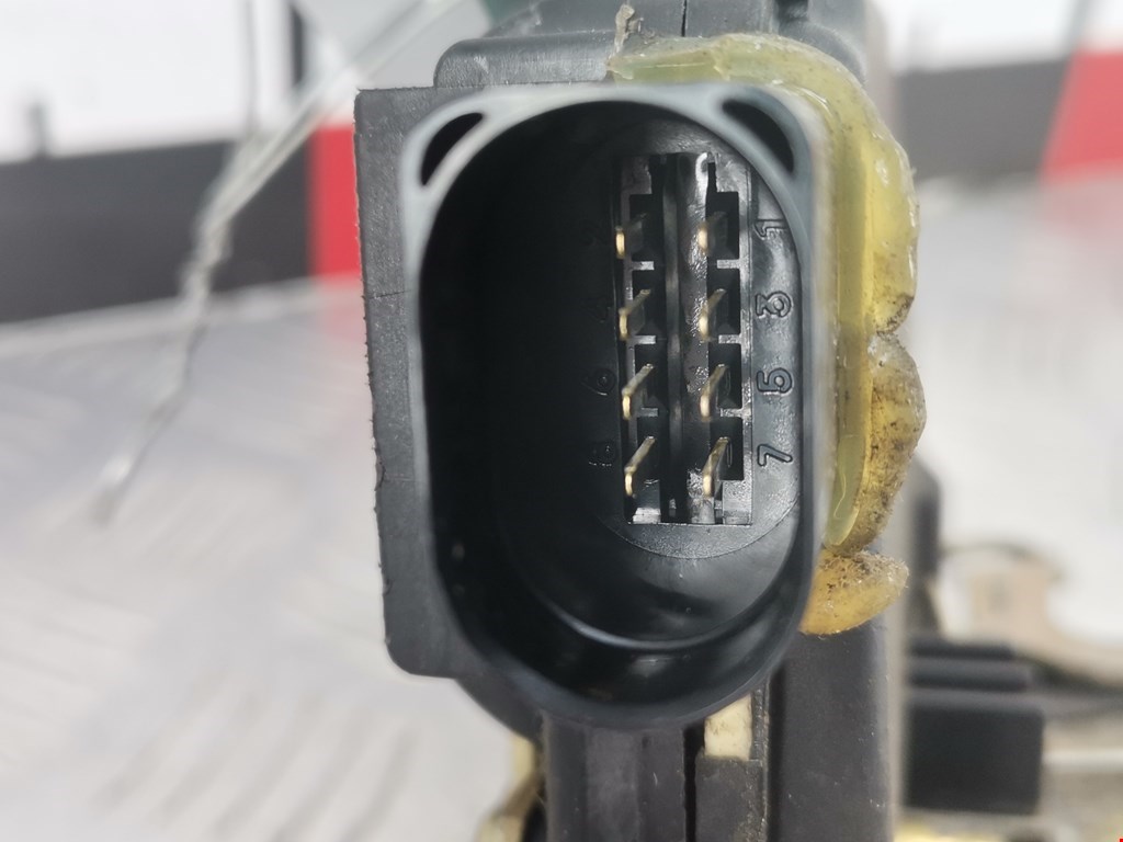 Замок двери передней левой VOLKSWAGEN Passat B5 1997-2005