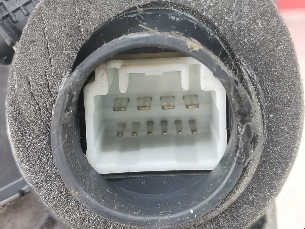 Замок двери передней правой TOYOTA Corolla E120 2001-2006