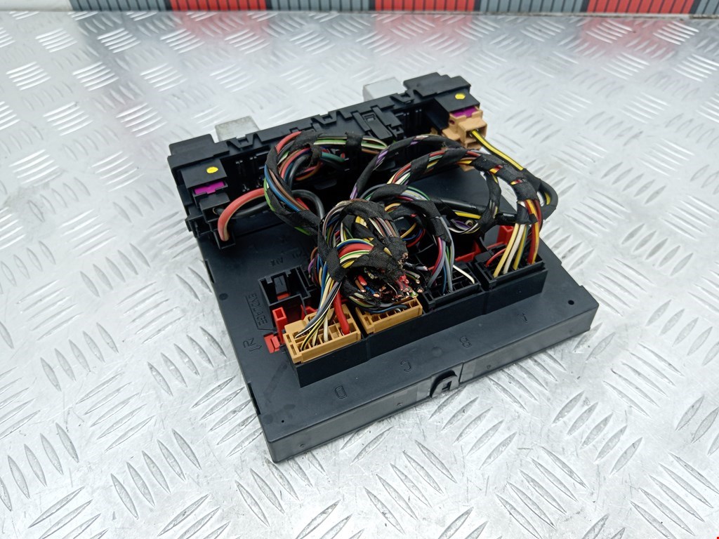 Блок реле VOLKSWAGEN Passat CC 2008-2017