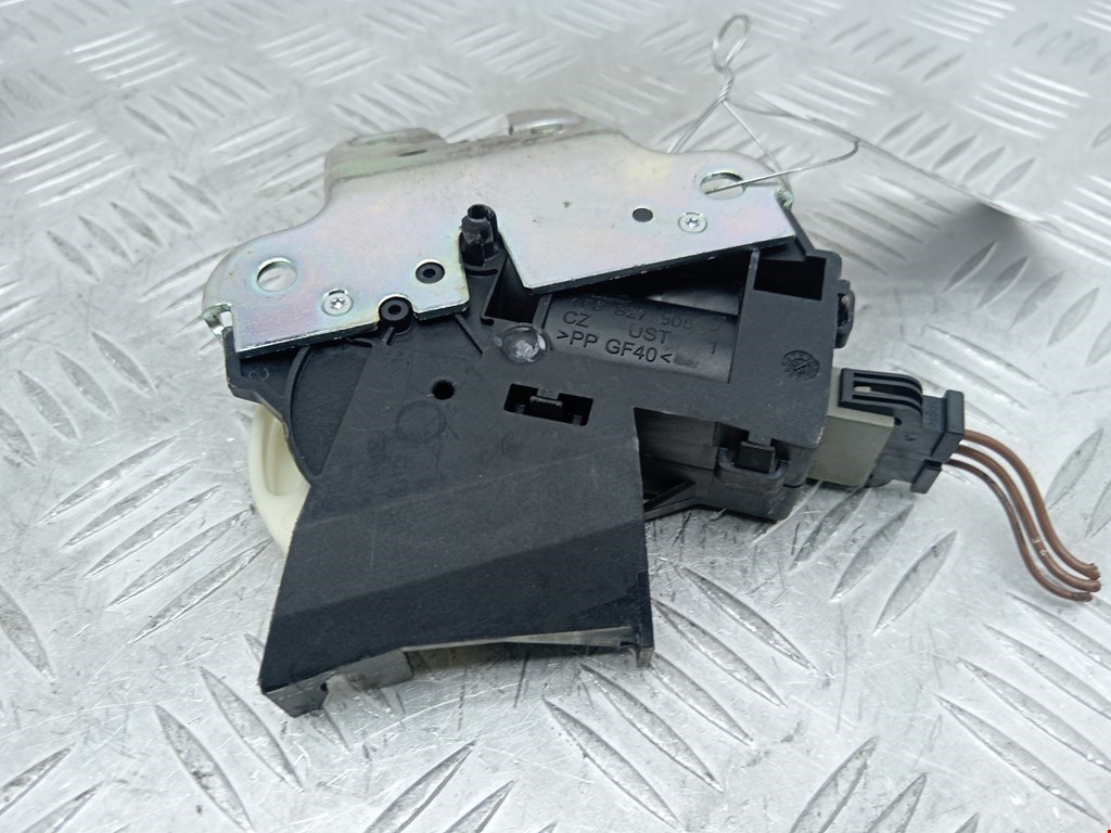 Замок багажника (крышки двери) VOLKSWAGEN Passat CC 2008-2017