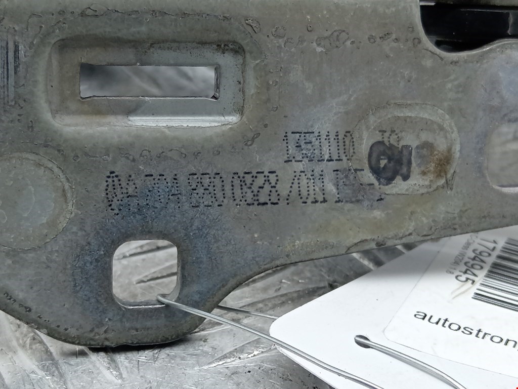 Петля капота левая/правая MERCEDES-BENZ C-Class C-klasse W204 2007-2015