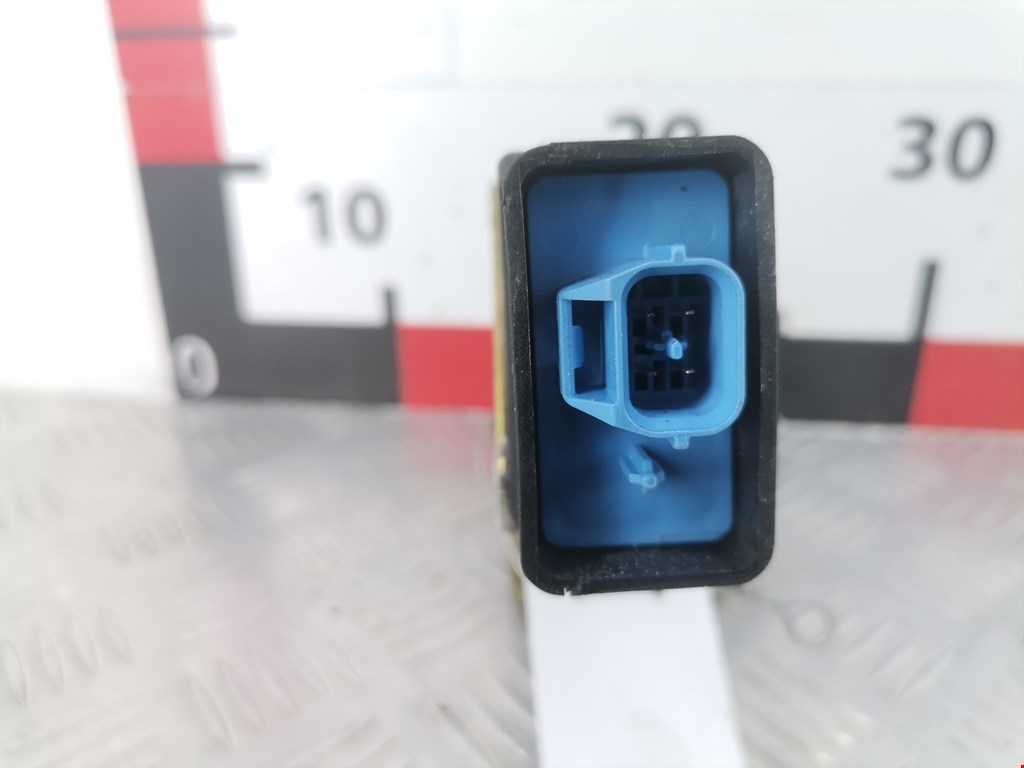 Замок двери передней левой MITSUBISHI Space Star 1999-2006