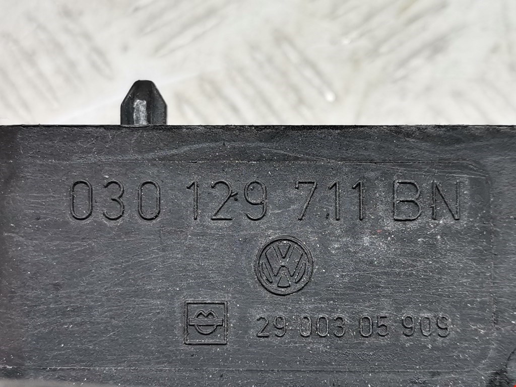 Коллектор впускной VOLKSWAGEN Polo III 1994-2001