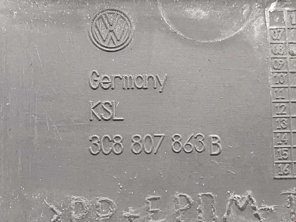 Кронштейн заднего бампера центральный VOLKSWAGEN Passat CC 2008-2017