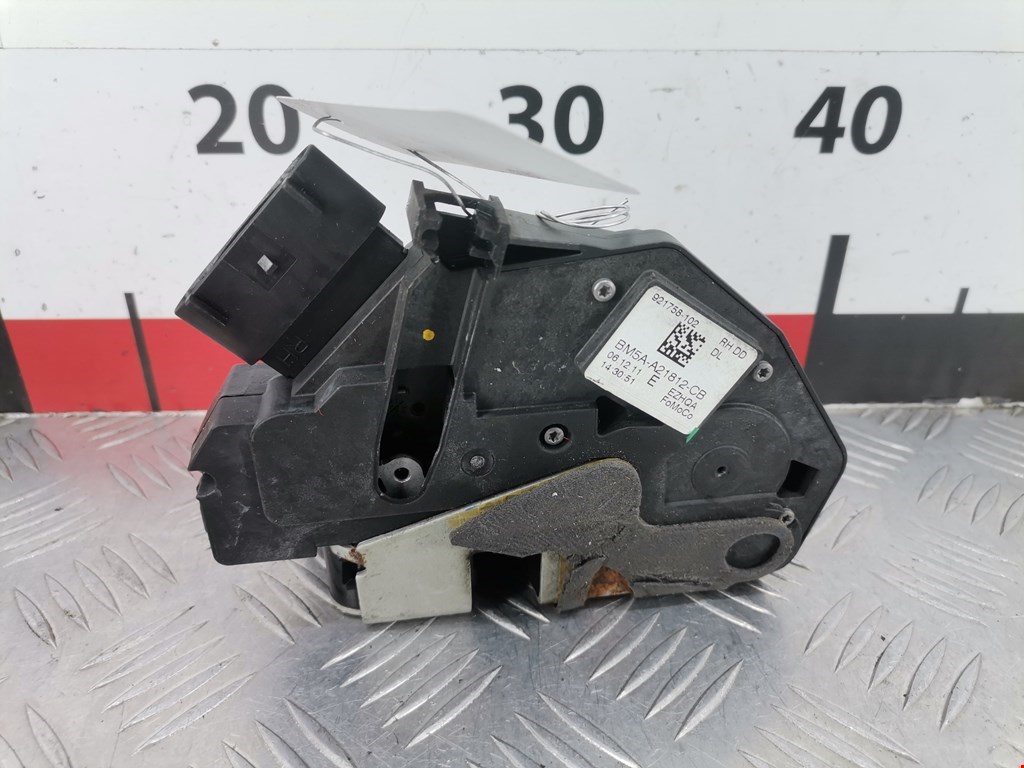 Замок двери передней правой FORD Focus III 2011-2019