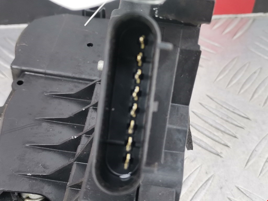 Замок двери передней правой FORD Focus III 2011-2019