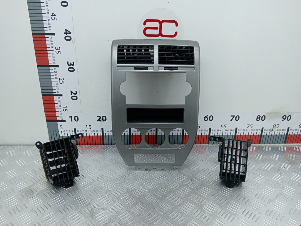 Дефлектор воздушный JEEP Patriot 2007-2017