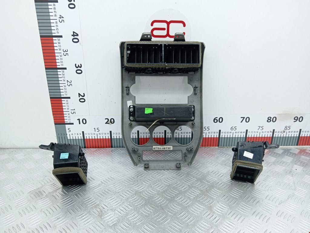 Дефлектор воздушный JEEP Patriot 2007-2017