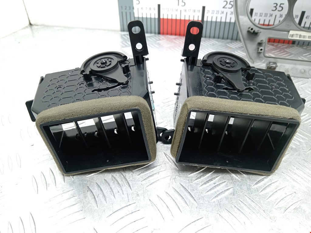 Дефлектор воздушный JEEP Patriot 2007-2017