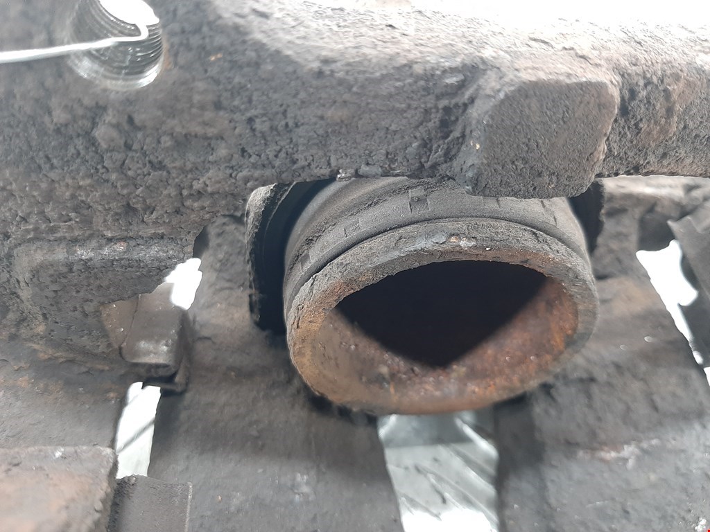 Суппорт передний правый OPEL Corsa D 2006-2014