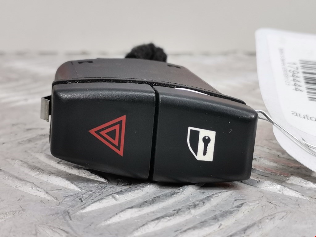 Кнопка аварийной сигнализации BMW 5-Series (E60/E61) (2003-2010)