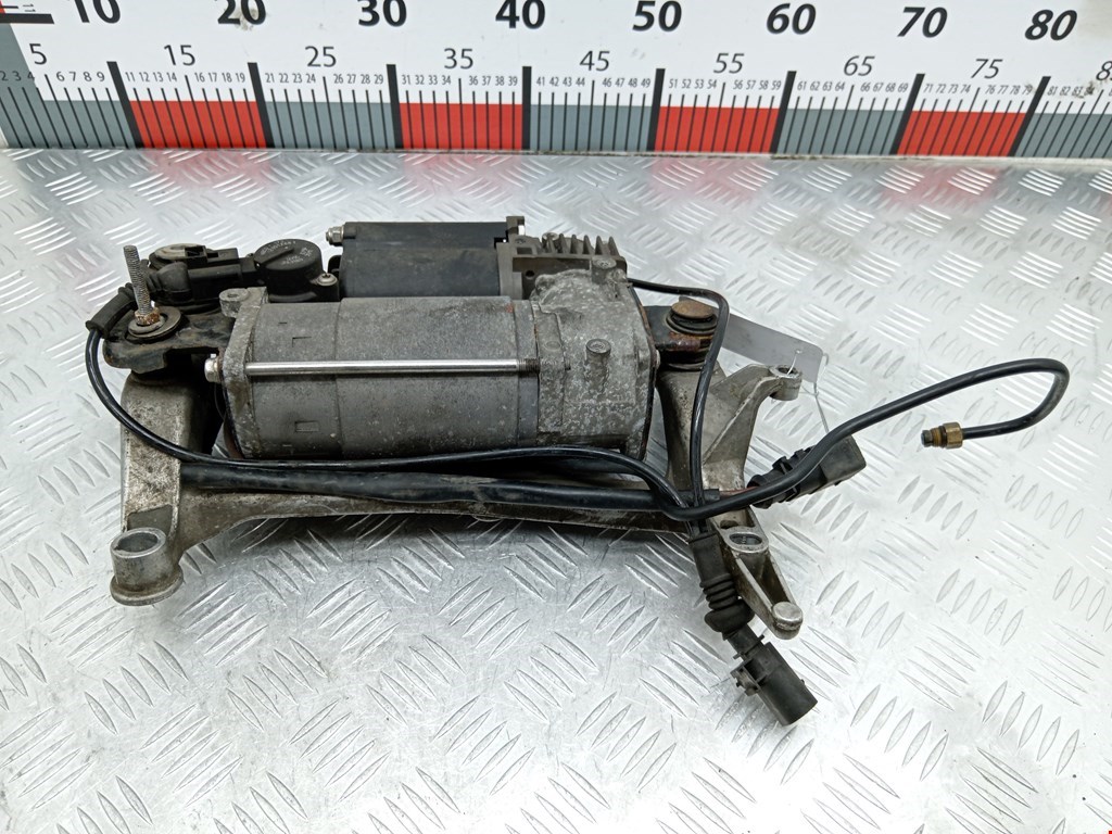 Компрессор пневмоподвески Audi Q7 4L (2005-2015)