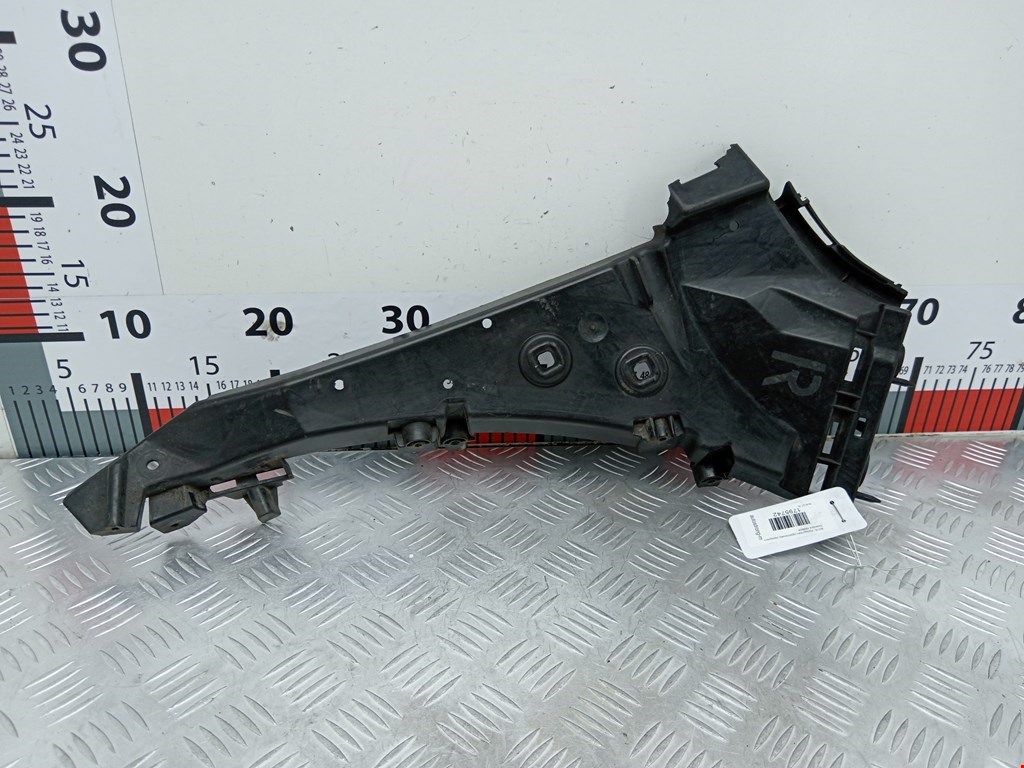 Кронштейн переднего бампера правый AUDI Q7 I 2006-2015