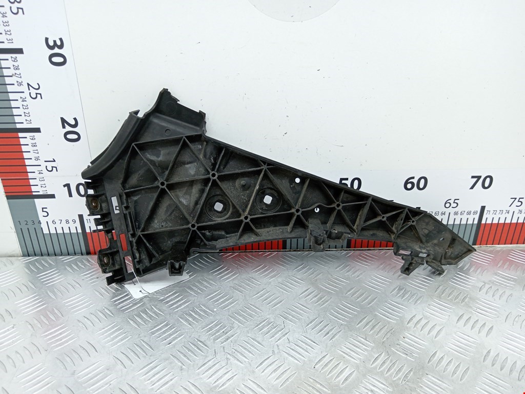 Кронштейн переднего бампера правый AUDI Q7 I 2006-2015