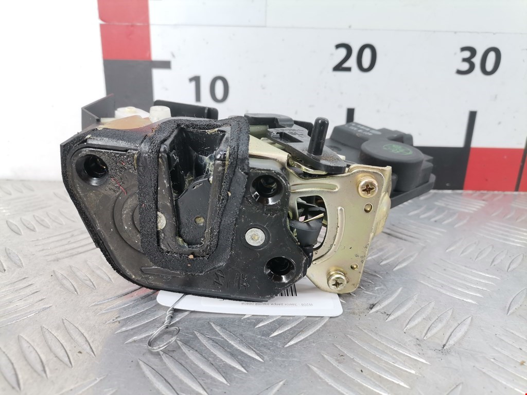 Замок двери задней левой HYUNDAI Terracan 2001-2006