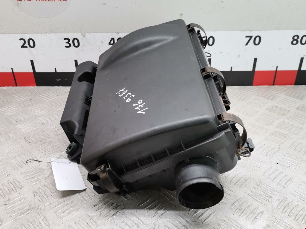 Корпус воздушного фильтра TOYOTA Prius II XW20 2003-2012