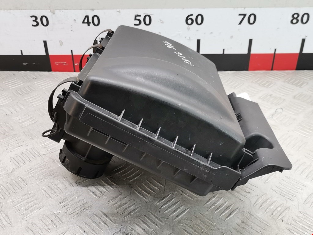 Корпус воздушного фильтра TOYOTA Prius II XW20 2003-2012