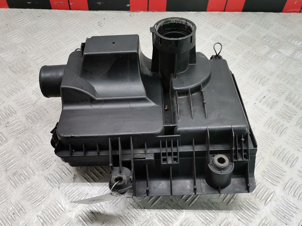 Корпус воздушного фильтра TOYOTA Prius II XW20 2003-2012