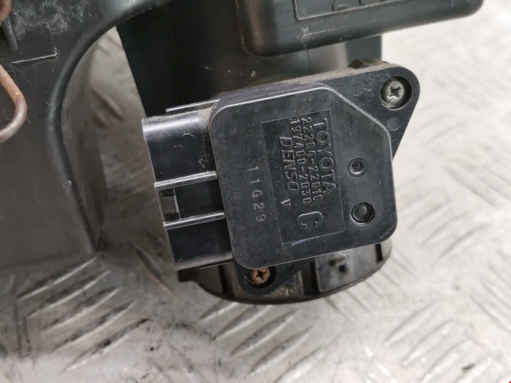 Корпус воздушного фильтра TOYOTA Prius II XW20 2003-2012