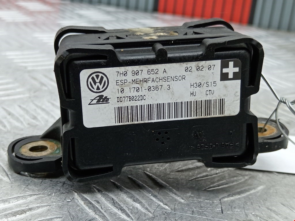 Датчик ускорения (курсовой устойчивости уровня оборотов) Audi Q7 4L (2005-2015)