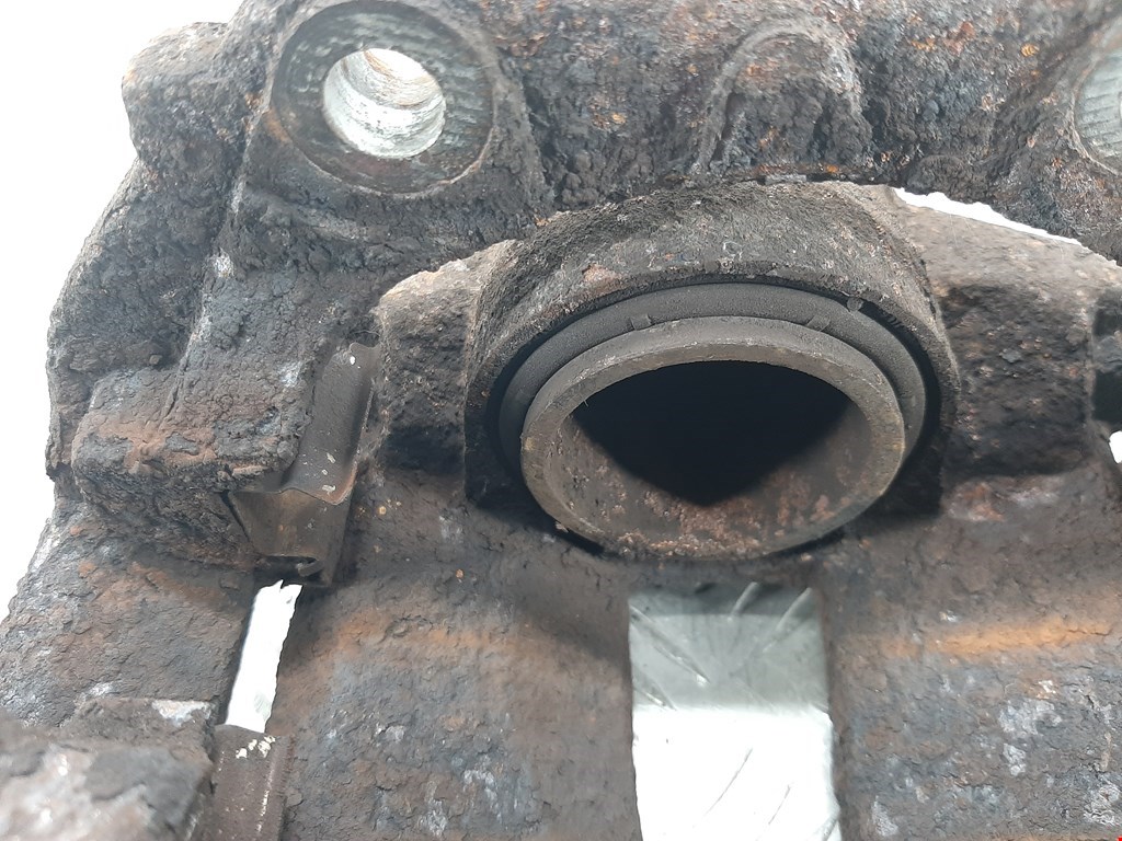 Суппорт передний правый PEUGEOT 207 2006-2015