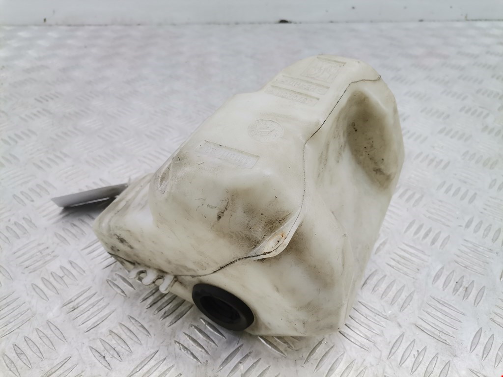 Бачок омывателя Opel Corsa D (2006-2014)
