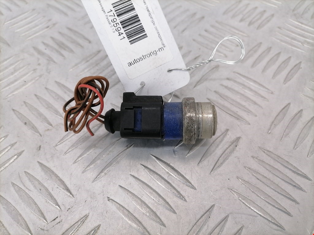 Датчик температуры охлаждающей жидкости Volkswagen Passat 5 (1996-2000)