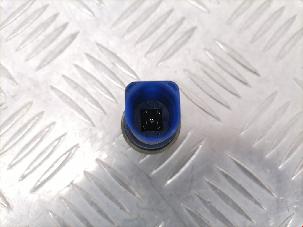 Датчик температуры (охлаждающей жидкости) VOLKSWAGEN Passat B5 1997-2005