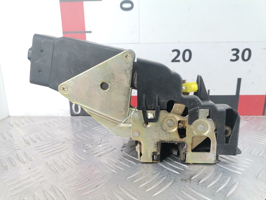 Замок двери передней правой MITSUBISHI Space Star 1999-2006