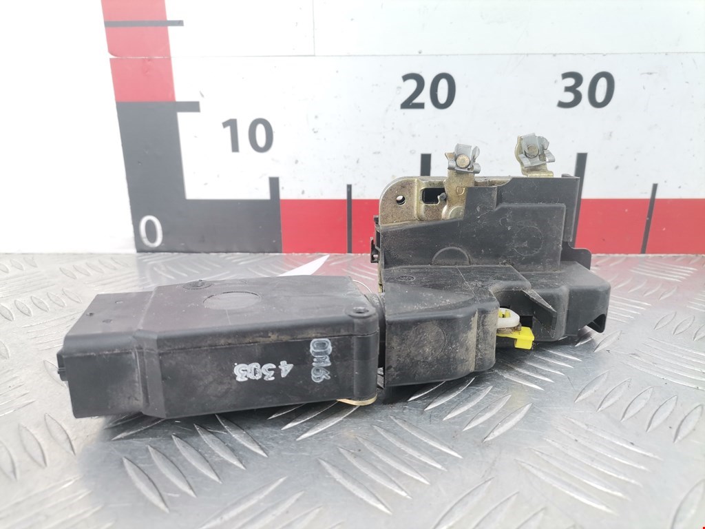 Замок двери передней правой MITSUBISHI Space Star 1999-2006