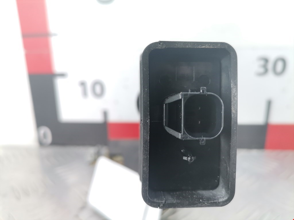 Замок двери передней правой MITSUBISHI Space Star 1999-2006